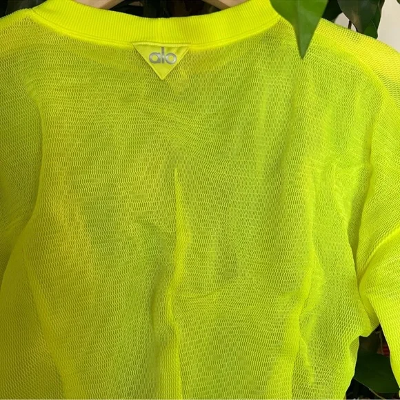 ALO Yoga Row Neon Yellow Long Sleeve Cropped Top - Picture 5 of 10